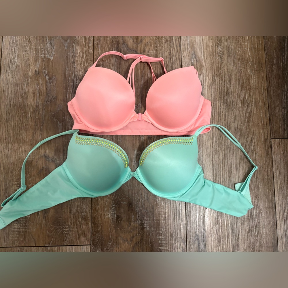 Women’s 36C bundle very sexy Victoria’s Secret Coral and Mint Push-Up bras